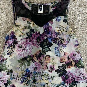 Windsor Floral and Lace Tank